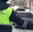 В Охе нарушитель ПДД был наказан благодаря горожанке с активной гражданской позицией - Okha65.Ru