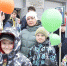 В мини-масштабе, но по-настоящему: охинская школа отпраздновали Победу шествием Бессмертного полка, песнями и солдатской кашей - Газета Сахалинский нефтяник
