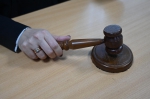 Работники охинских детсадов через суд взыскивают с работодателей недоначисленную зарплату