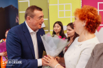 Губернатор Сахалинской области красиво поздравил женщин – «проводников здоровья»