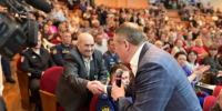 Теперь губернатору есть, что почитать по возвращении из Охи - Газета Сахалинский нефтяник