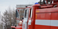 Пожарные ликвидировали возгорание в расселенном доме - Okha65.Ru