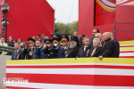 «Ни одного парада не пропустил, всегда хожу. Для меня это свято» - как прошли торжества в Южно-Сахалинске