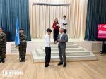 Подростки Охи получили паспорта в День Конституции