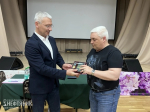 Глава округа наградил активистов движения «Оха – фронту» из Некрасовки